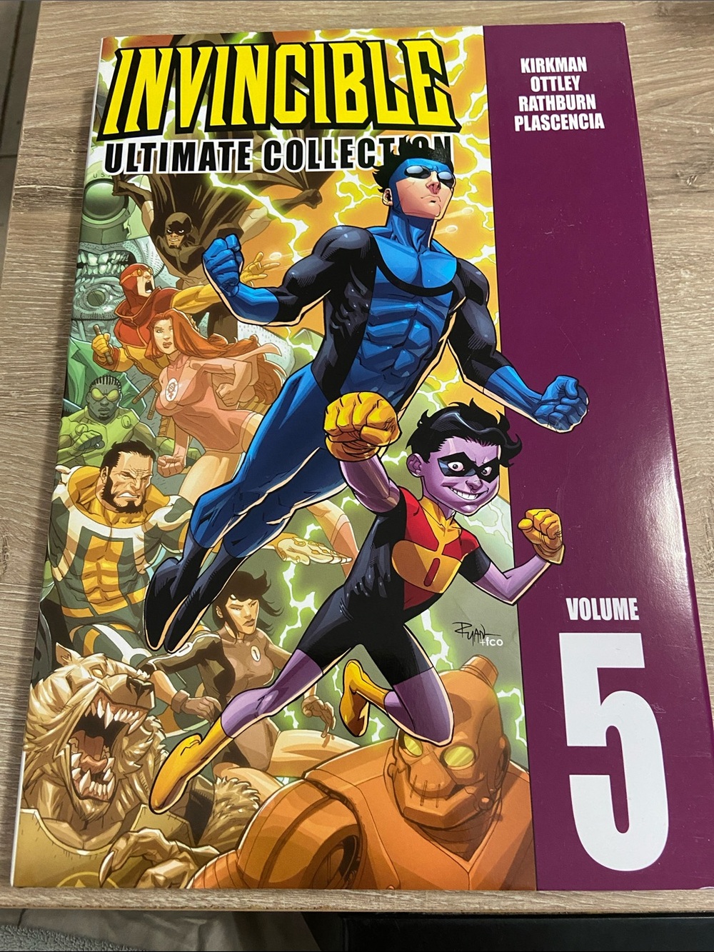 Invincible: the Ultimate Collection #5 (Image Comics 2010) Hardcover